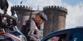 controllo motorini in centro napoli carabinieri