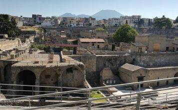 ercolano turista ruba sassi scavi