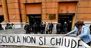 scuola proteste